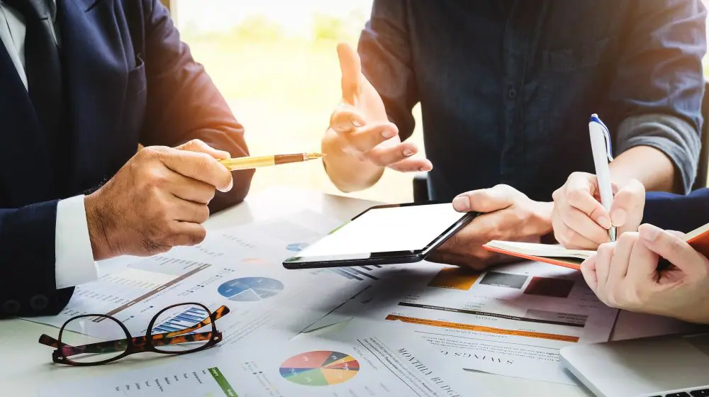 ضریب عامل برای حاشیه سود پیمانکار در آنالیز بها